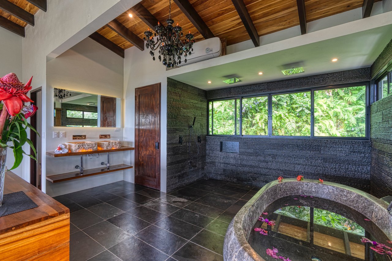 Beauty Villa- Ocean View in Uvita