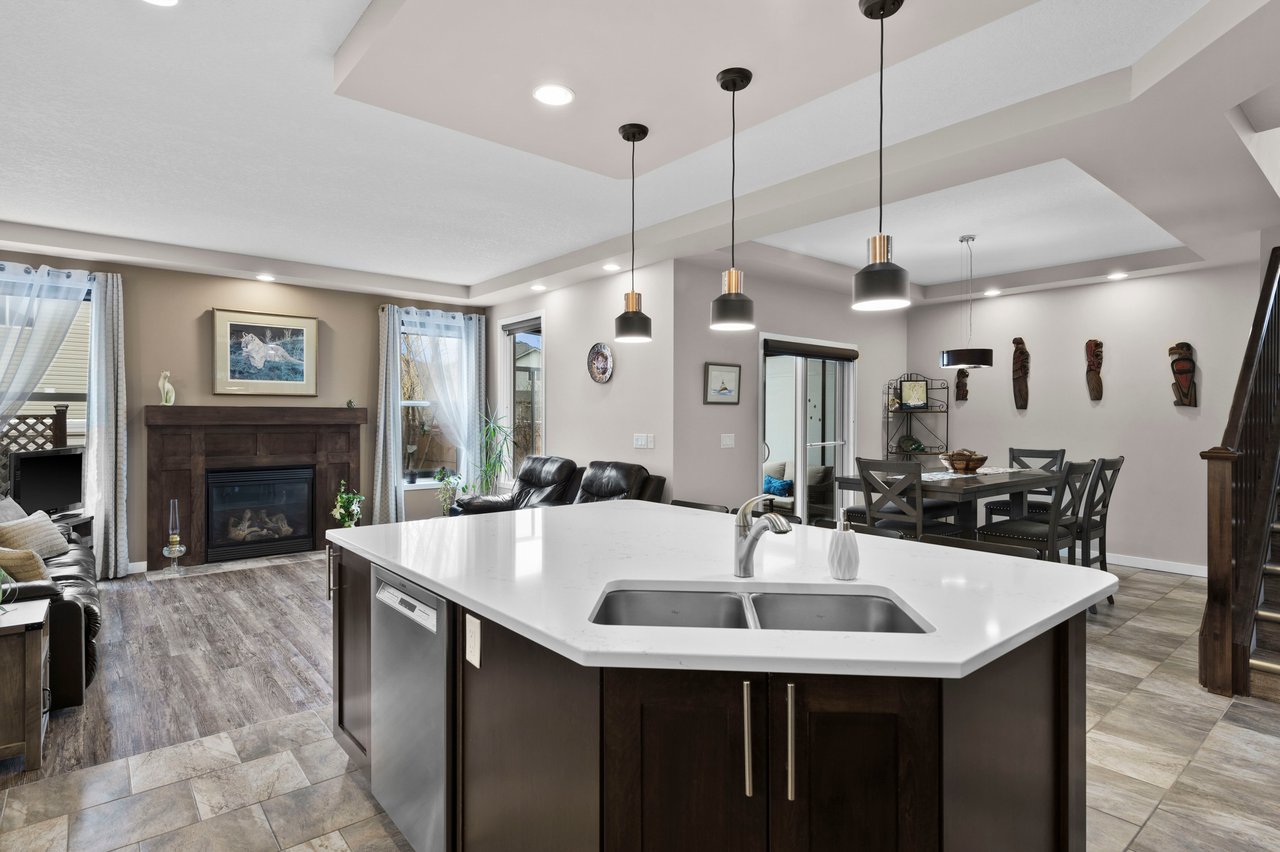 207 Royal Oak Bay NW