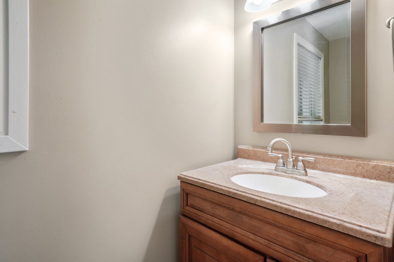 8916 S Cobble Crest Ln