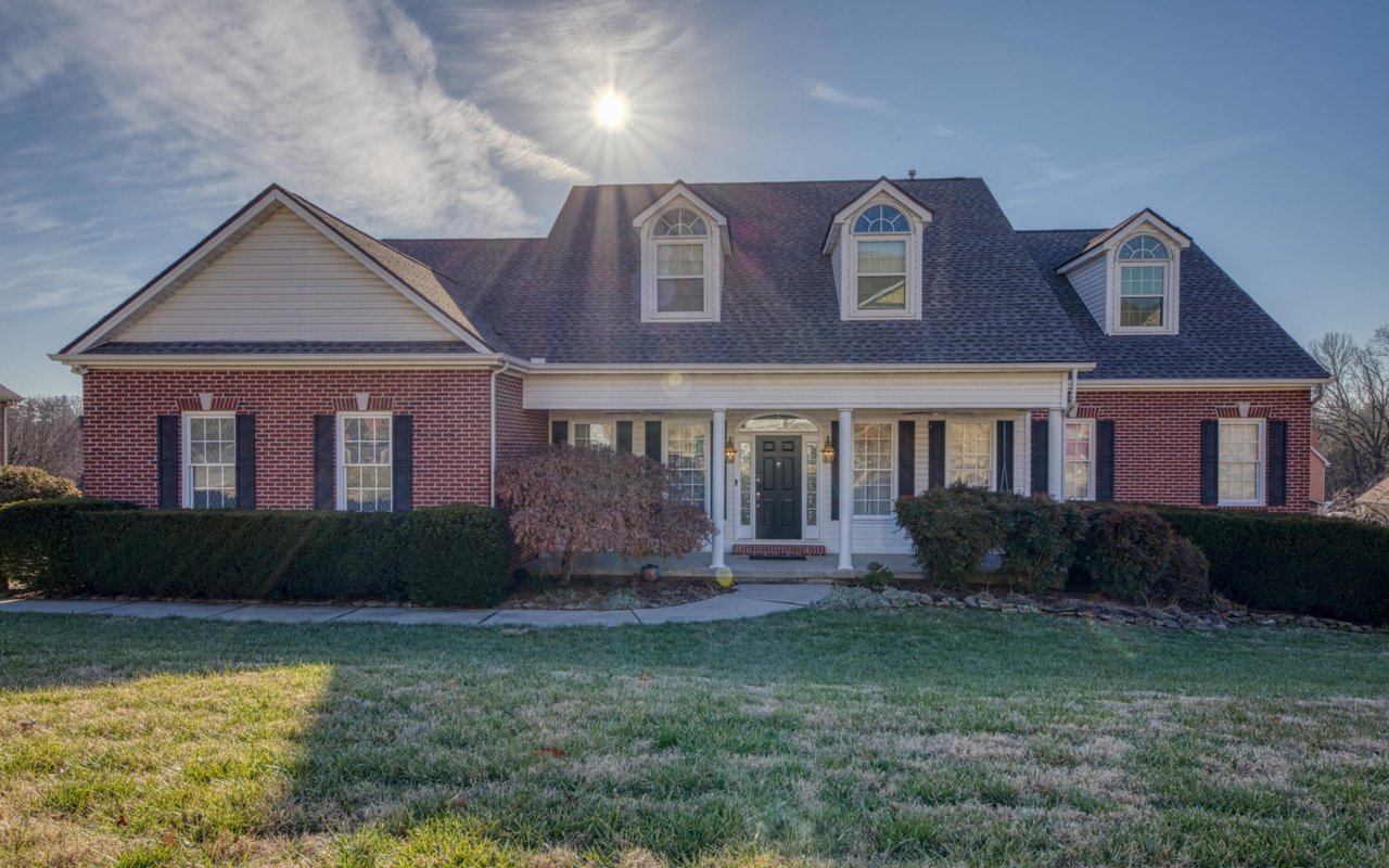 Wallace Luxury Spotlight | 5112 Gouffon Road Knoxville, TN 37918