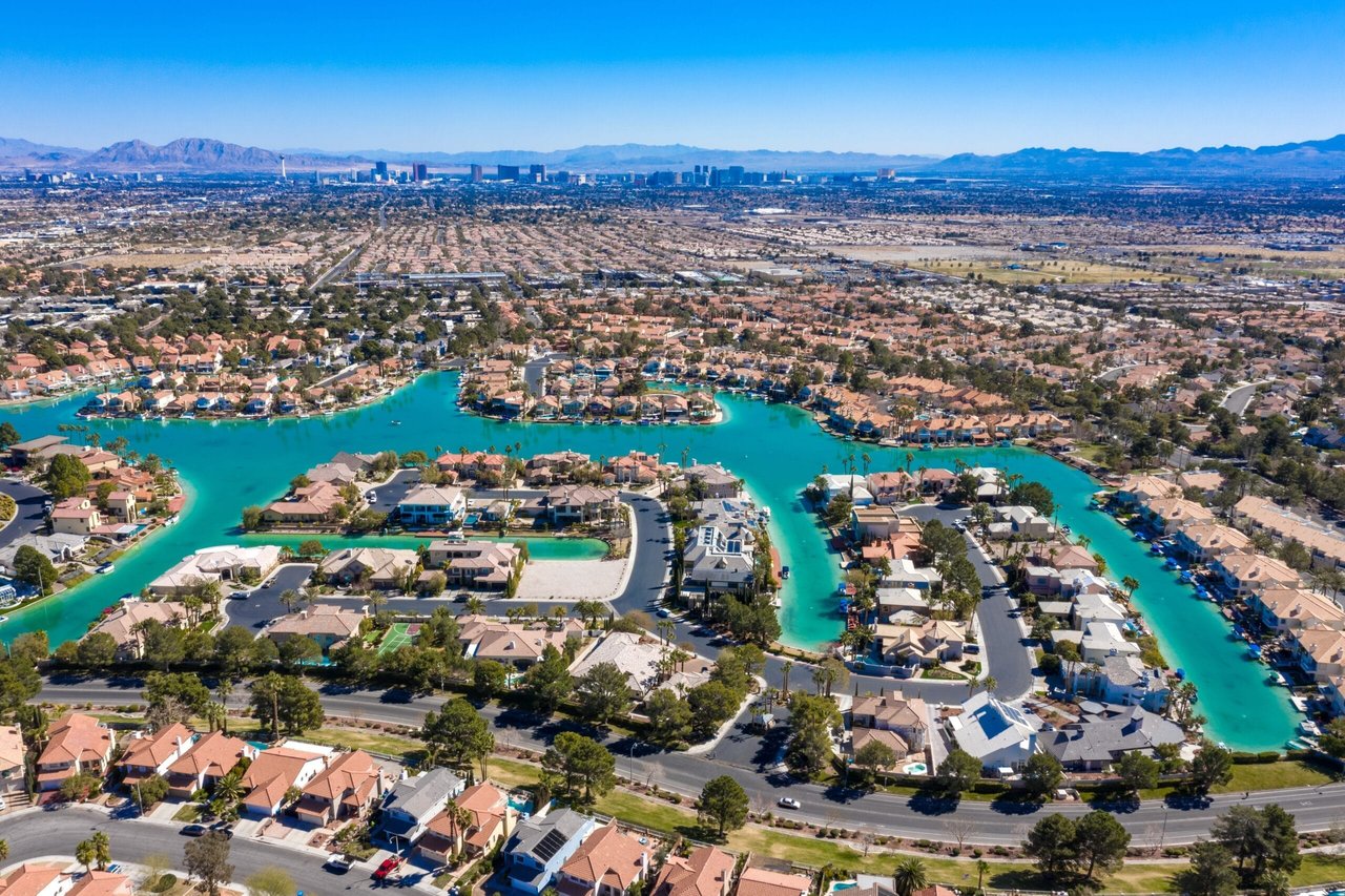 Lakes Estates