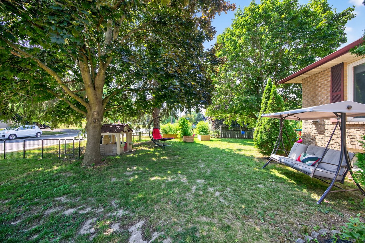 242 East Street, East Gwillimbury
