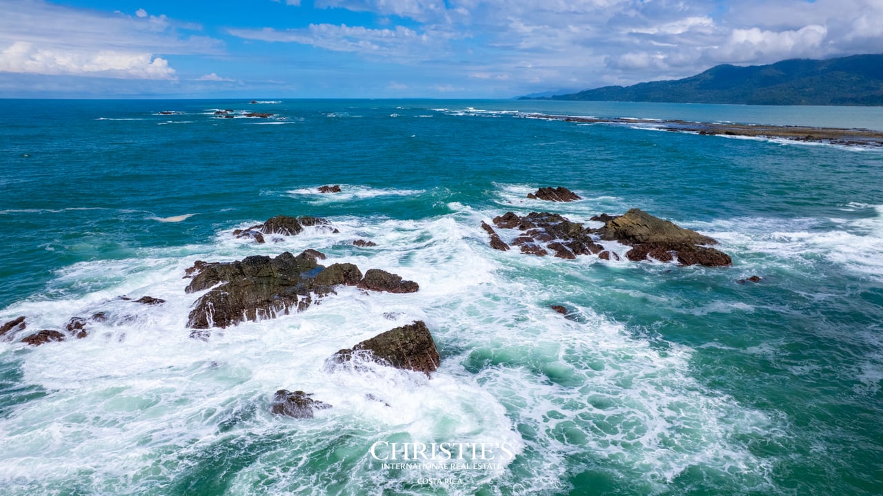 VILLA MAREN | ELEVATED LIVING IN UVITA | DOMINICAL 