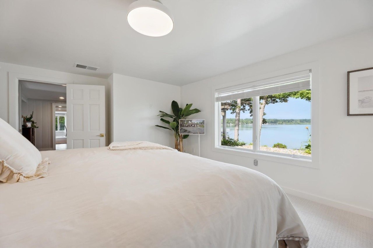 240 AQUAMARINE DRIVE