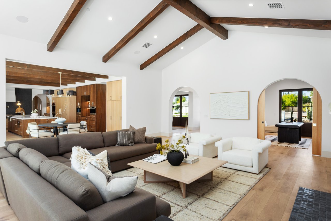 4605 E ROCKRIDGE Road