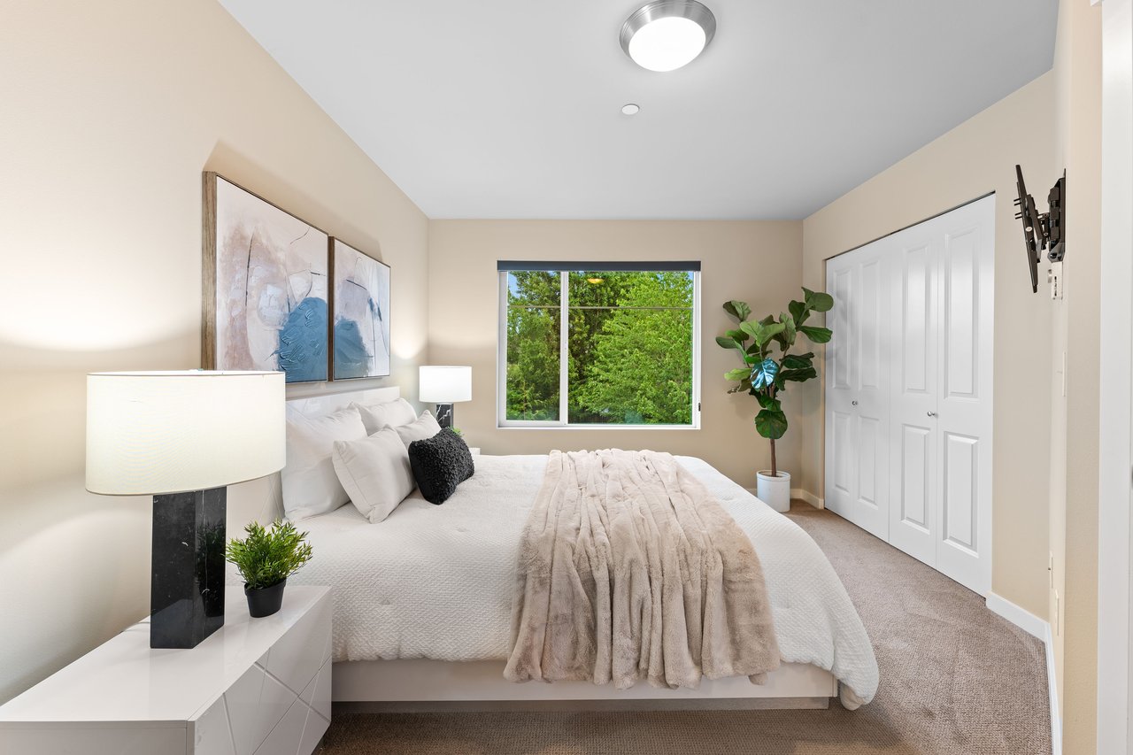 303 Anacortes Pl NE