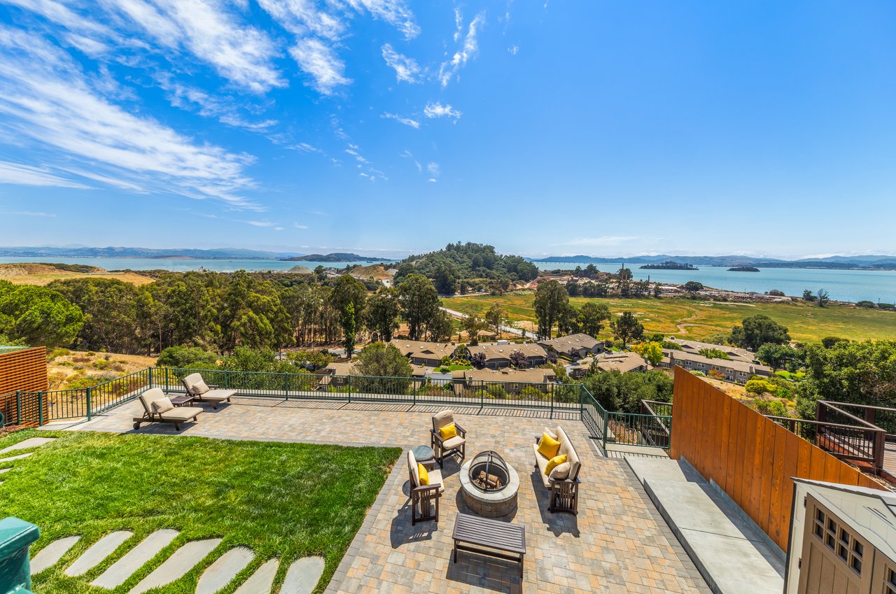 Sunny View Residence in Peacock Gap