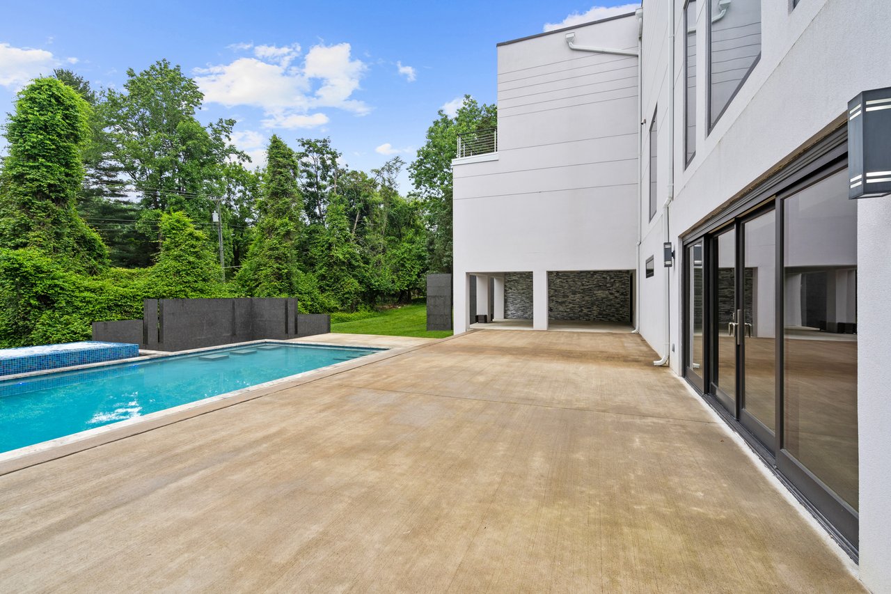 9100 Mill Pond Valley Dr
