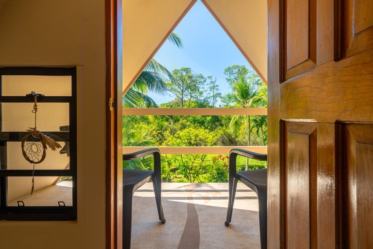 Casa Brisa de La Playa, 2 Bedroom Home Just Steps From the Beach!