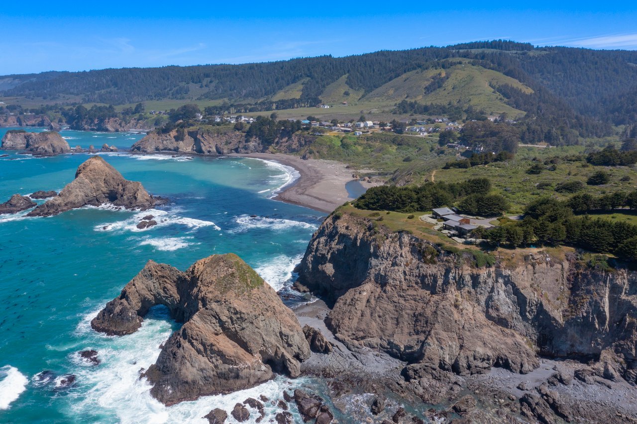 Sea Arches - 7000 S Hwy 1