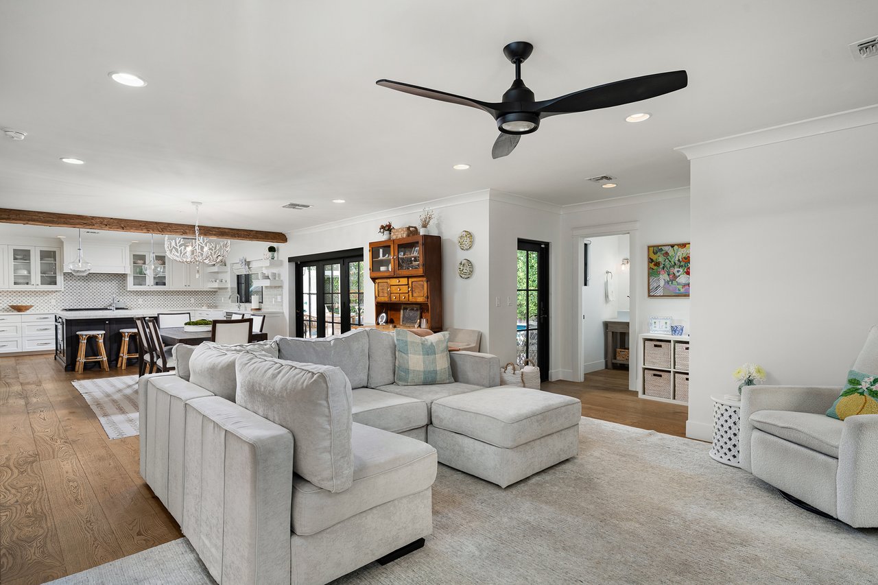 3628 N 49TH Place