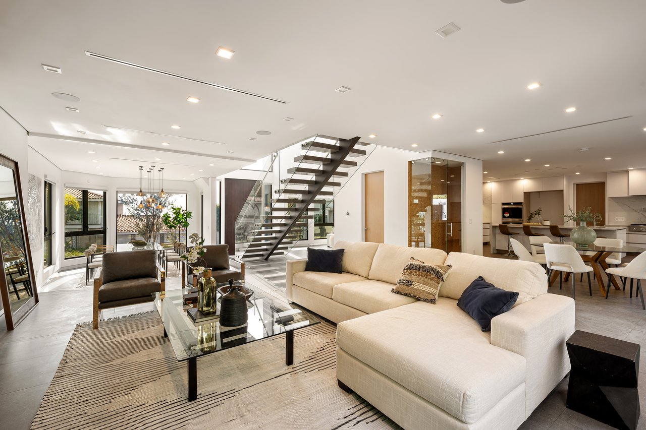 7911 Oceanus Dr, Hollywood HIlls