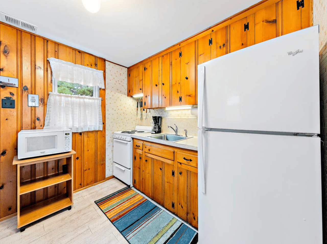 104 E Mermaid Lane, Peahala Park