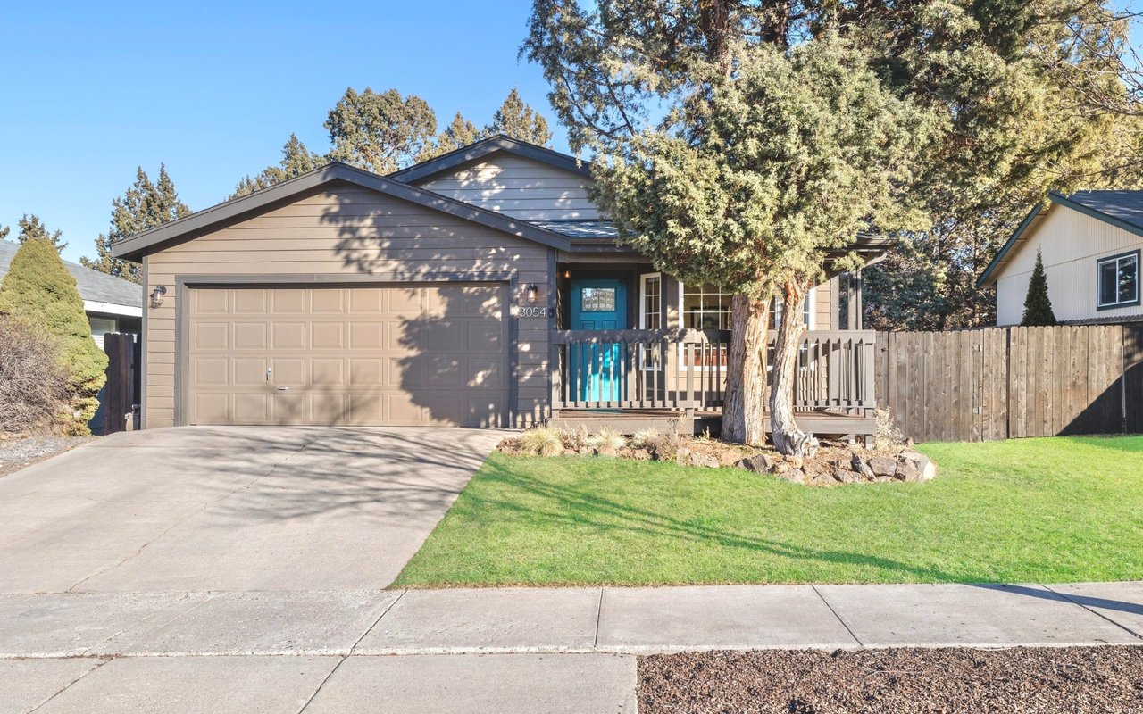 Just Listed: Explore This Charming Home with a Dreamy Backyard Oasis!