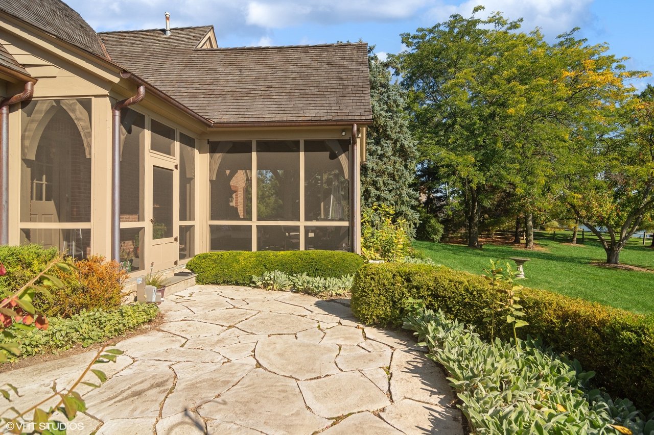 65 Round Barn Road