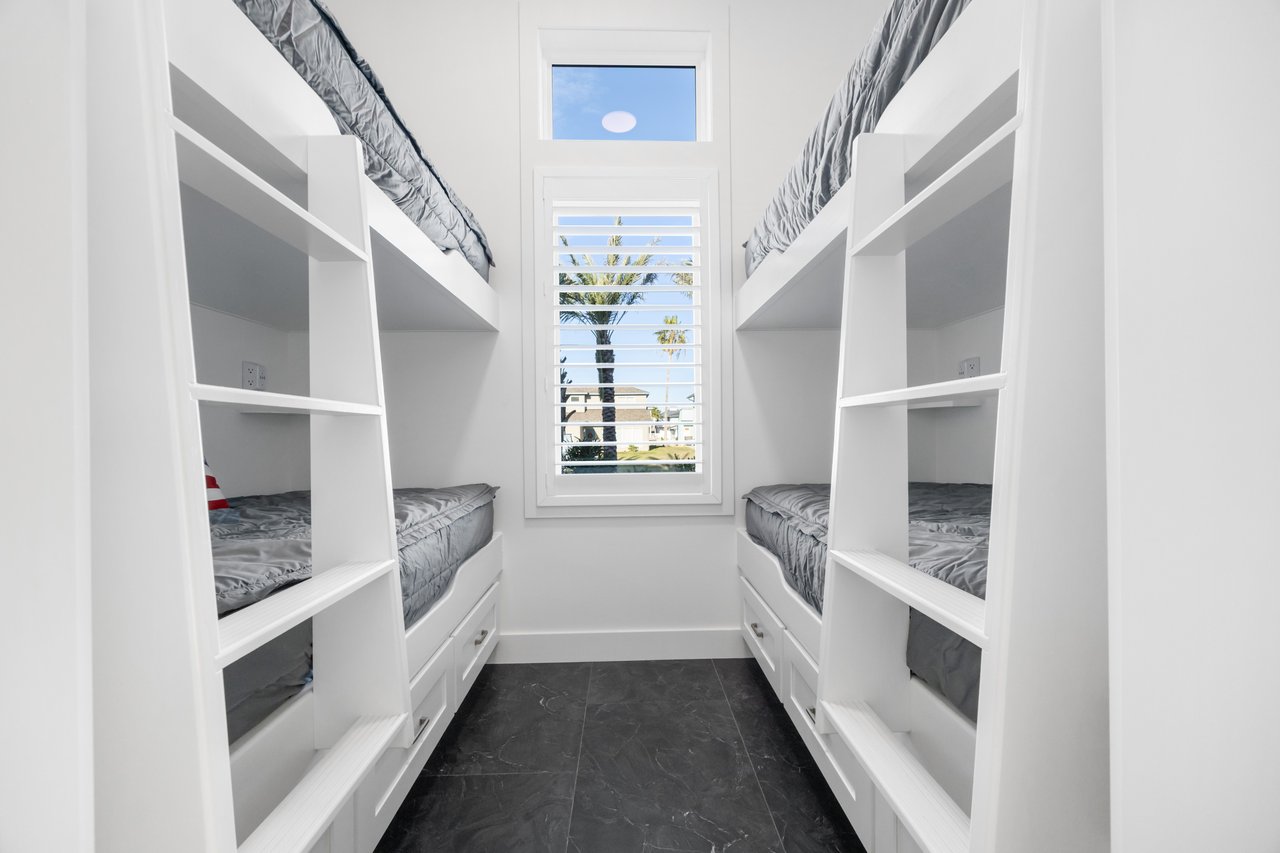White Label - 305 Estes Drive