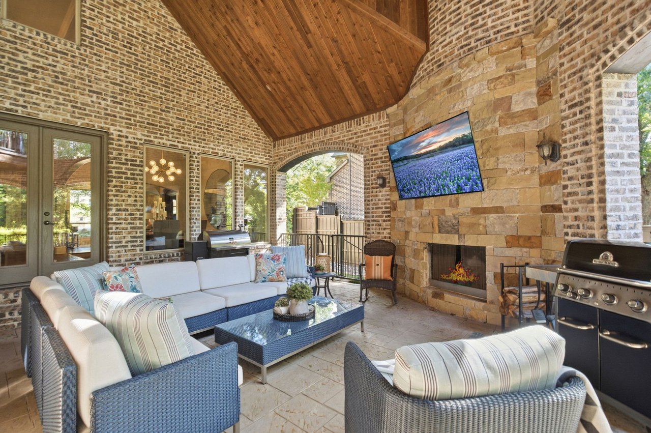 1700 Surrey Lane