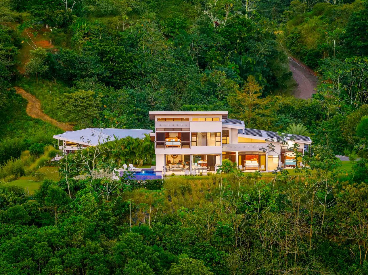 Guest House and Infinity Pool Ocean View Luxury Estate
