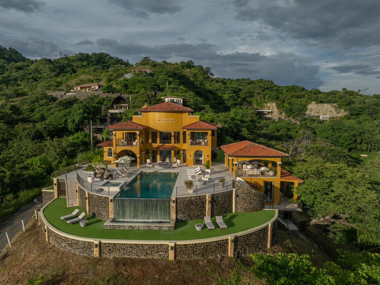 Casa Loro - Luxury Estate