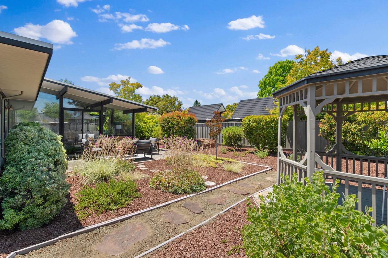 807 Blanchard WAY
