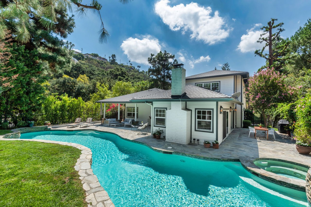 3761 Benedict Canyon Ln