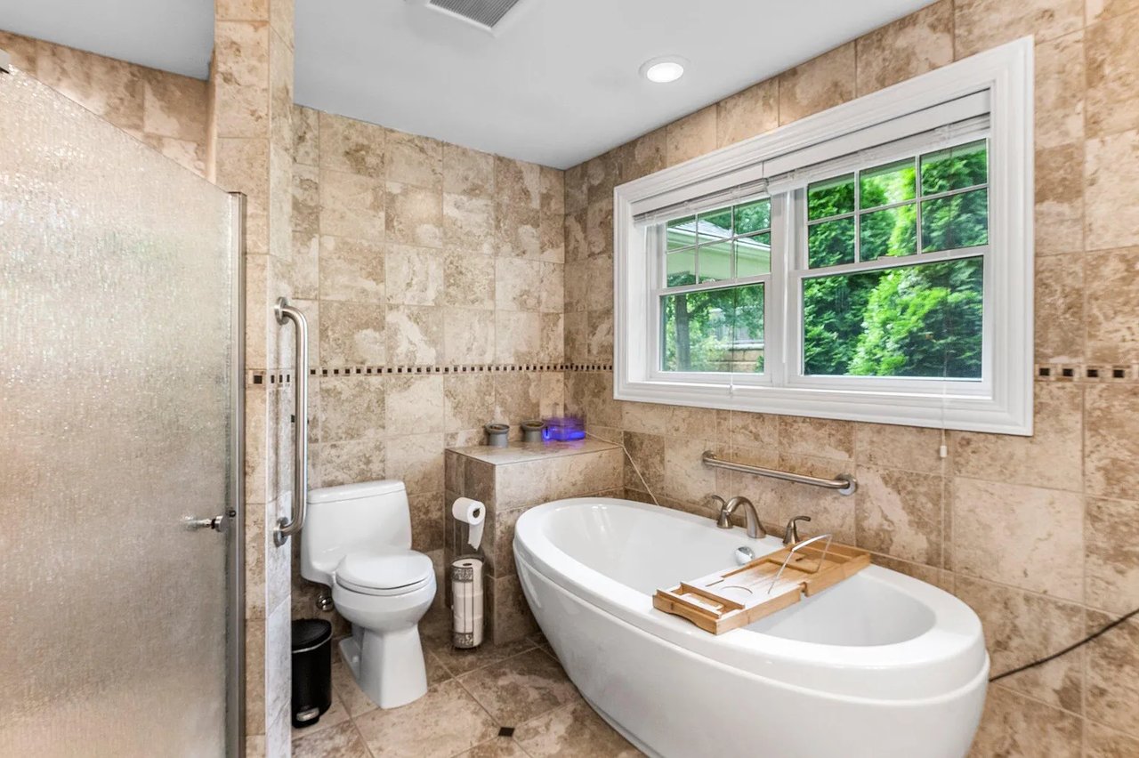 Updated Rambler in the Heart of Minnetonka