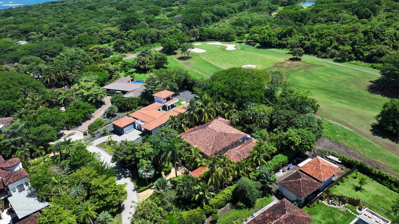 Golf-Front Tuscan-Style Estate – Villa Tuscana