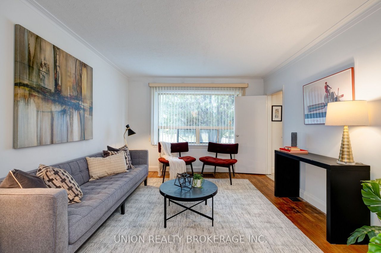 17 Stamford Sq S