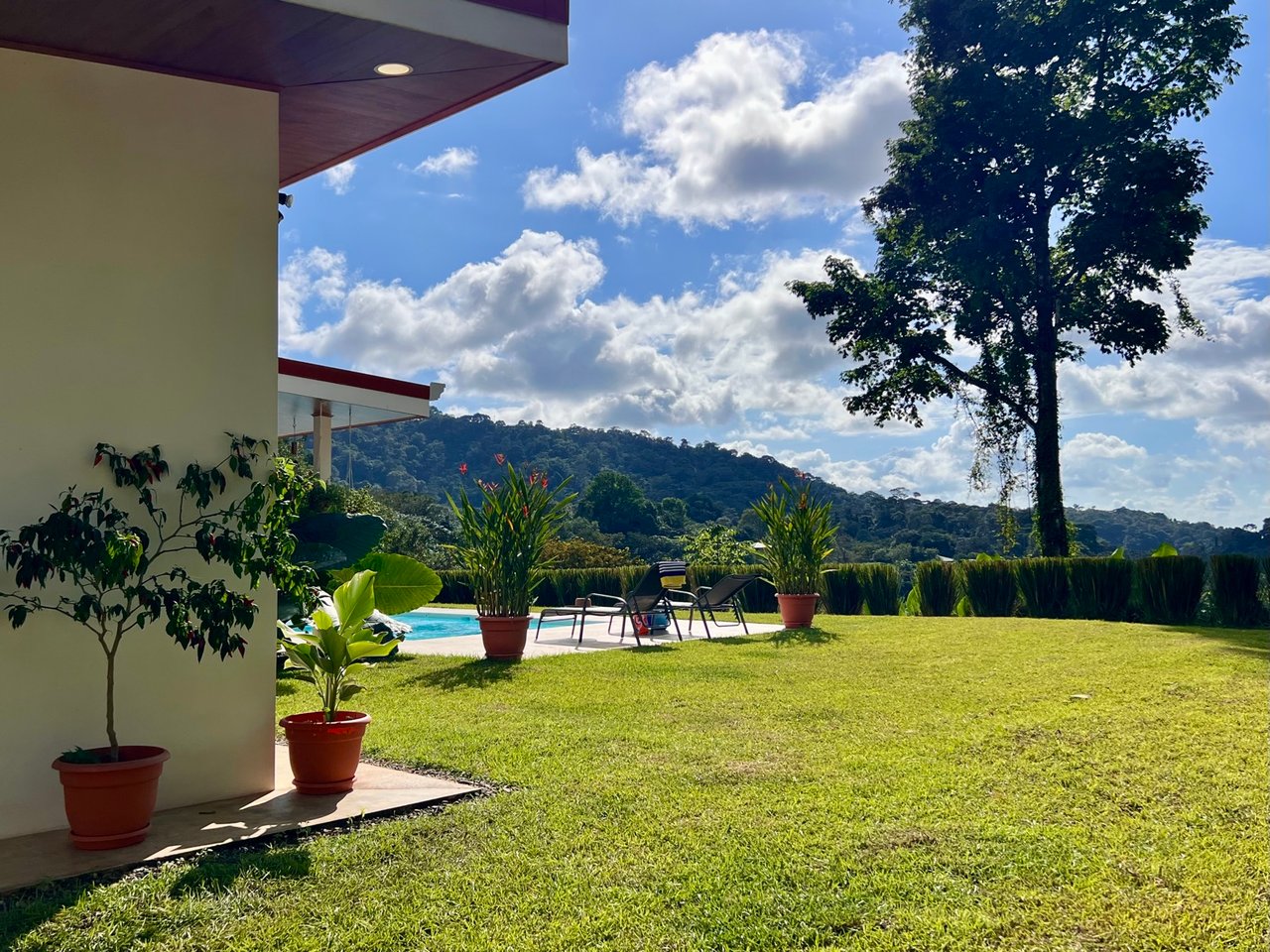 Brand New Modern Home in a Private Tropical Setting - Tres Rios