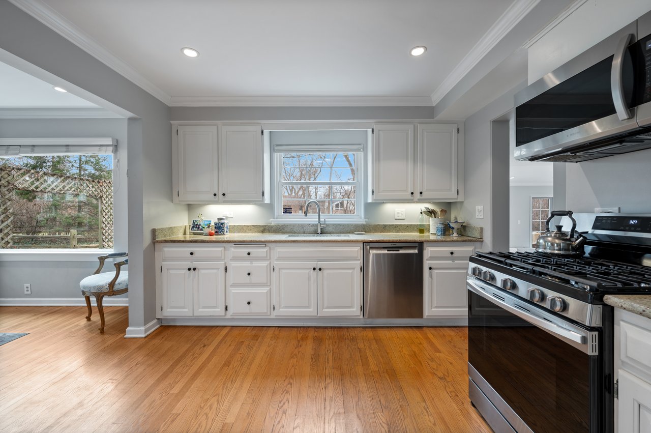 530 Woodland Lane South 