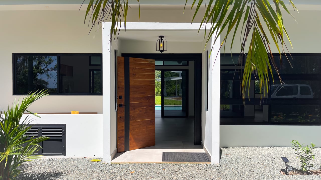 Exquisite Modern Retreat with Ocean and Mountain Views in Ojochal, Costa Rica