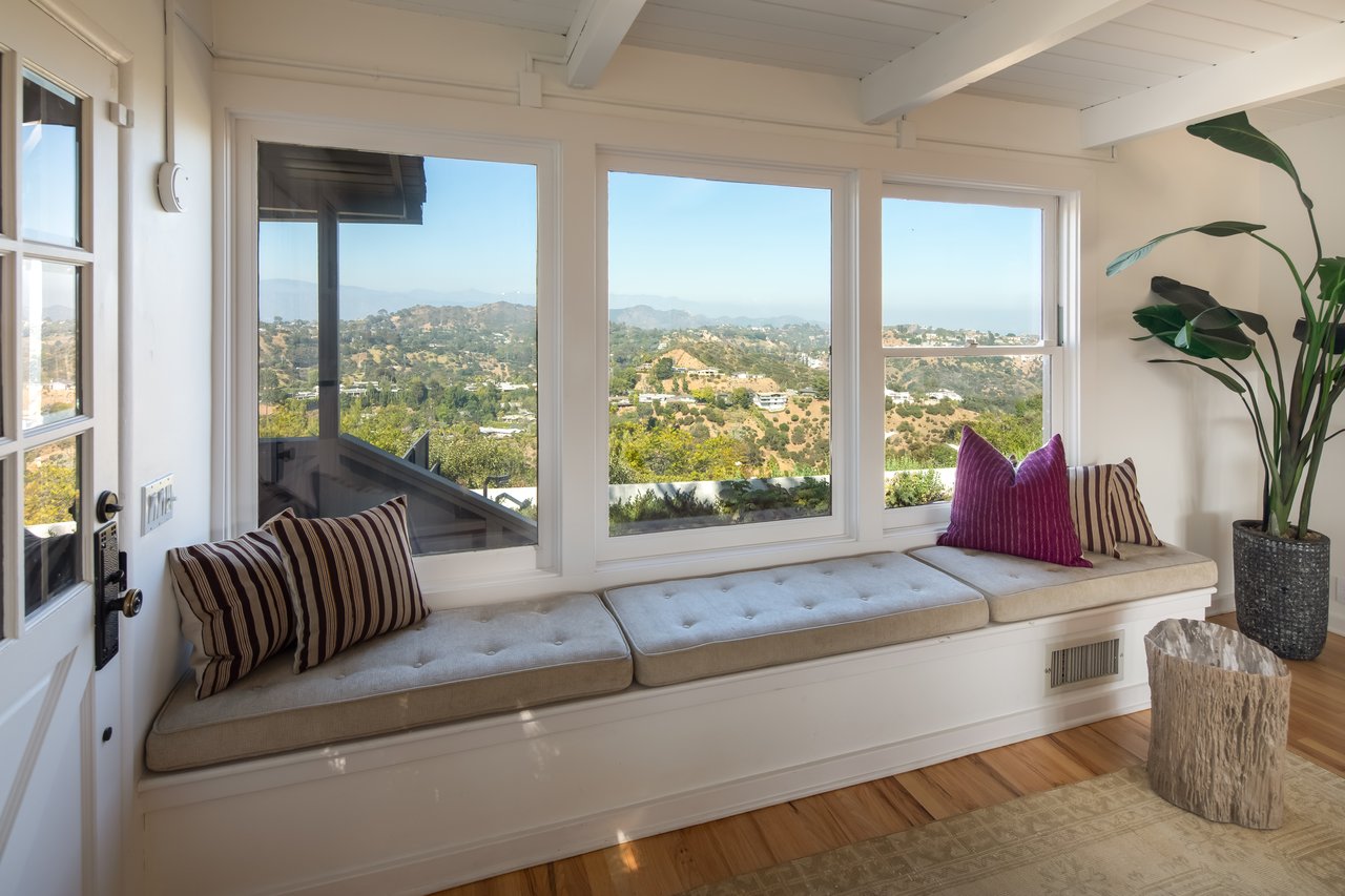 8595 Skyline Dr, Sunset Strip