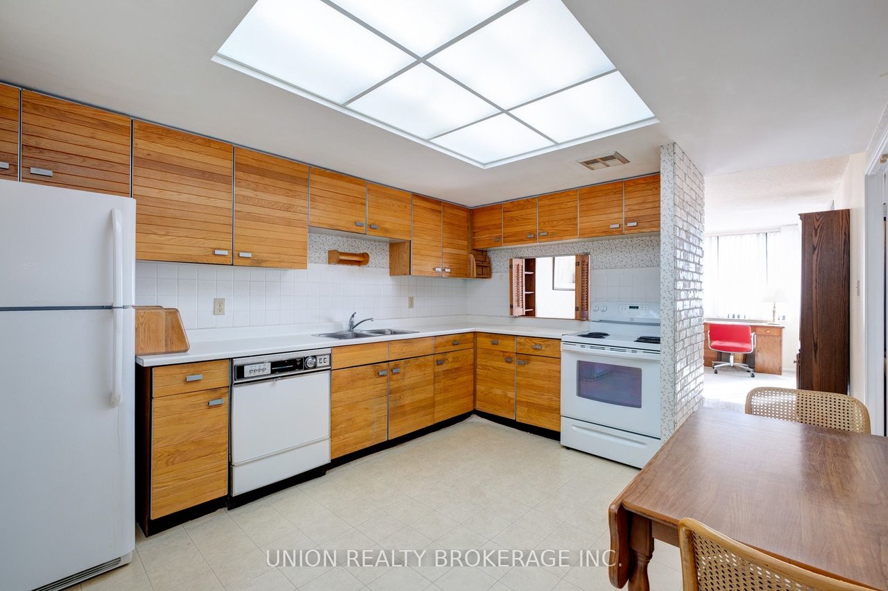 2350 Bridletowne Cir, Ste 1607