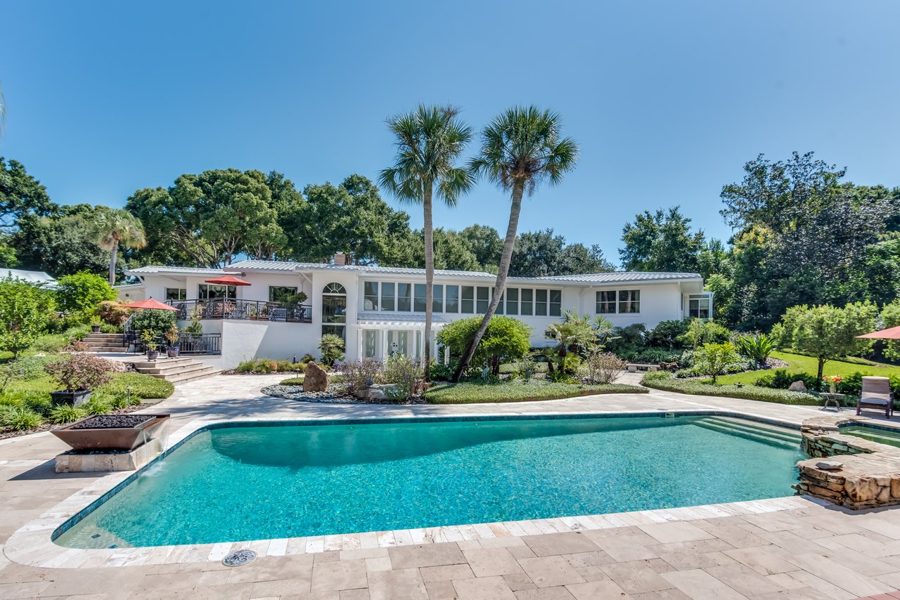 1750 Country Club Rd