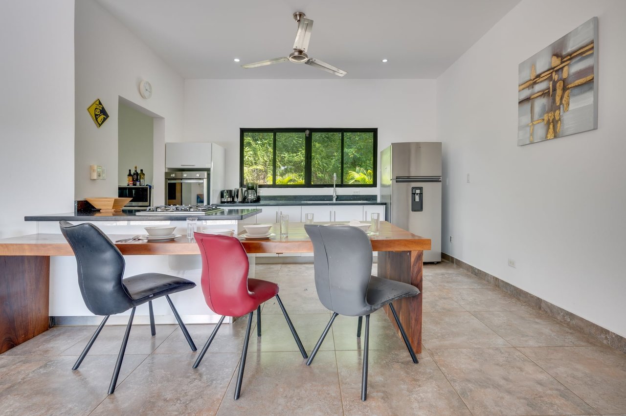 V-Domi Panama | Modern 3-Bedroom Villa with Pool on Expansive 6,078 m² Forest Lot in Finca Panamá, Tamarindo