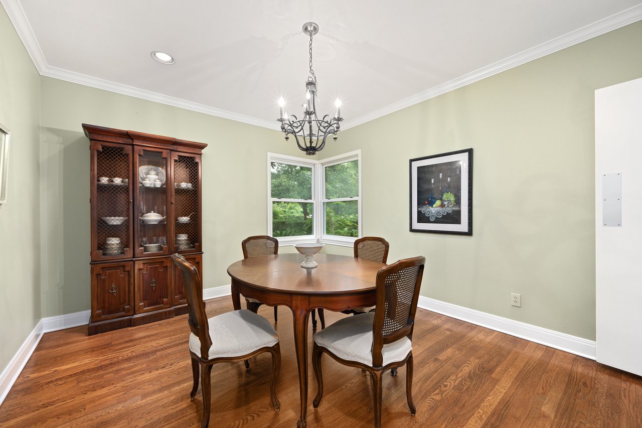 1311 Kent Lane