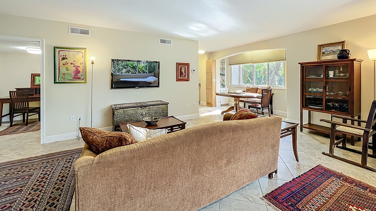 Blissful Downtown Winter Park Pied-à-Terre at Whispering Waters 