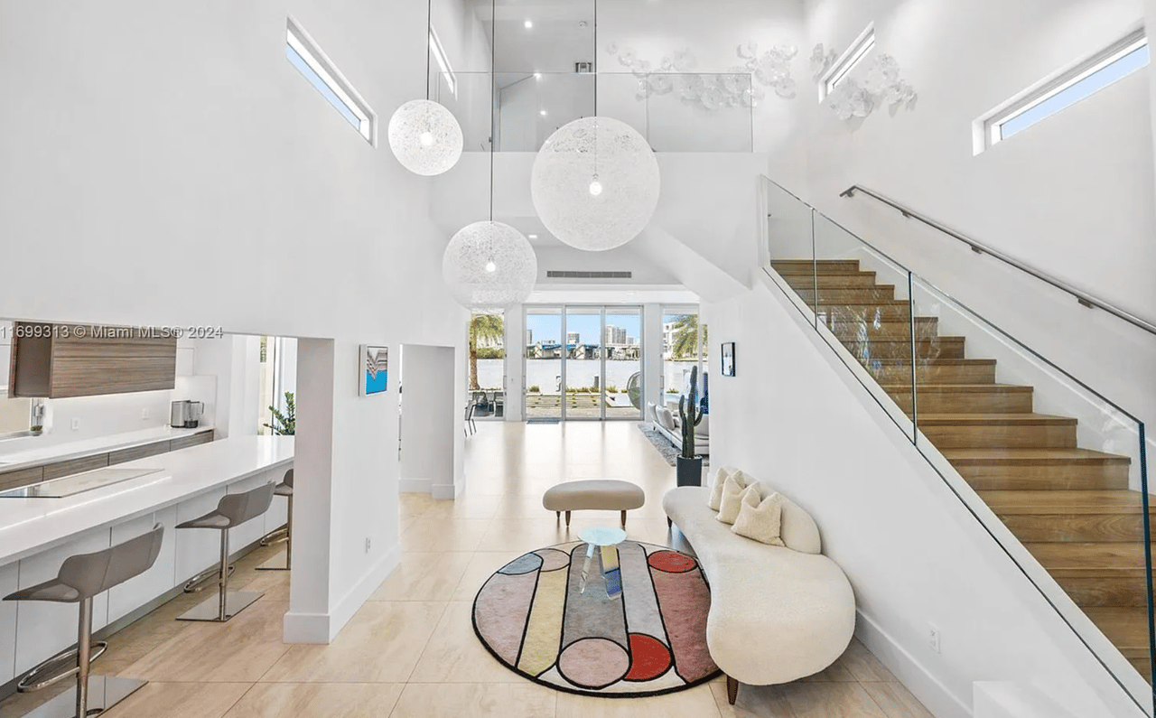 323 Atlantic Ave, Sunny Isles Beach, FL 33160