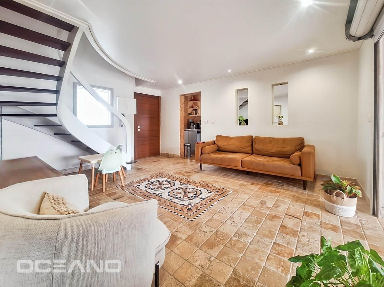 3 bedrooms Townhouse + Studio 