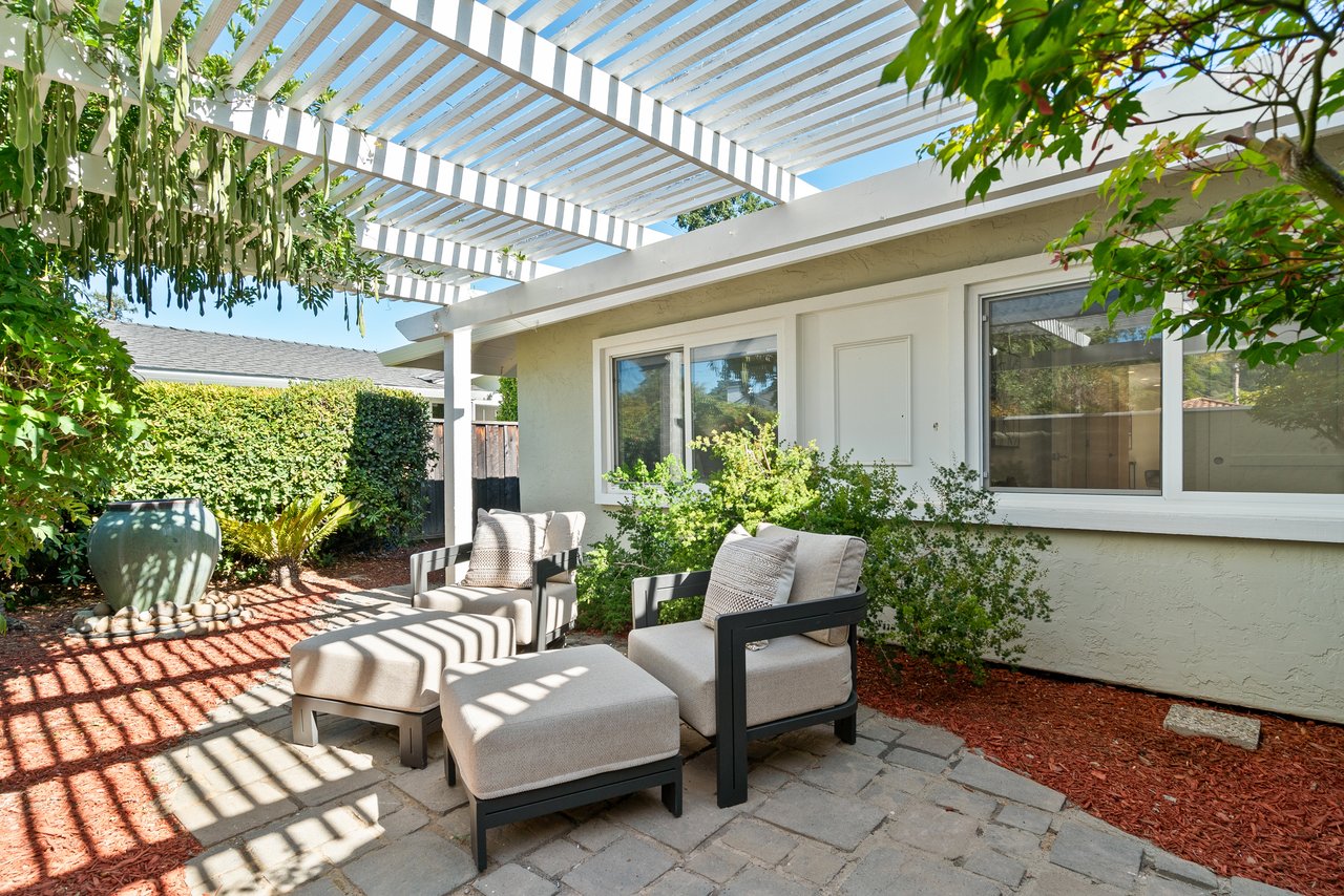 247 Marchmont Dr