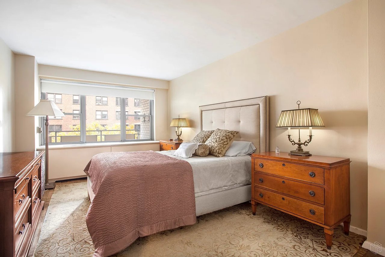 15 W 72nd St APT 6P