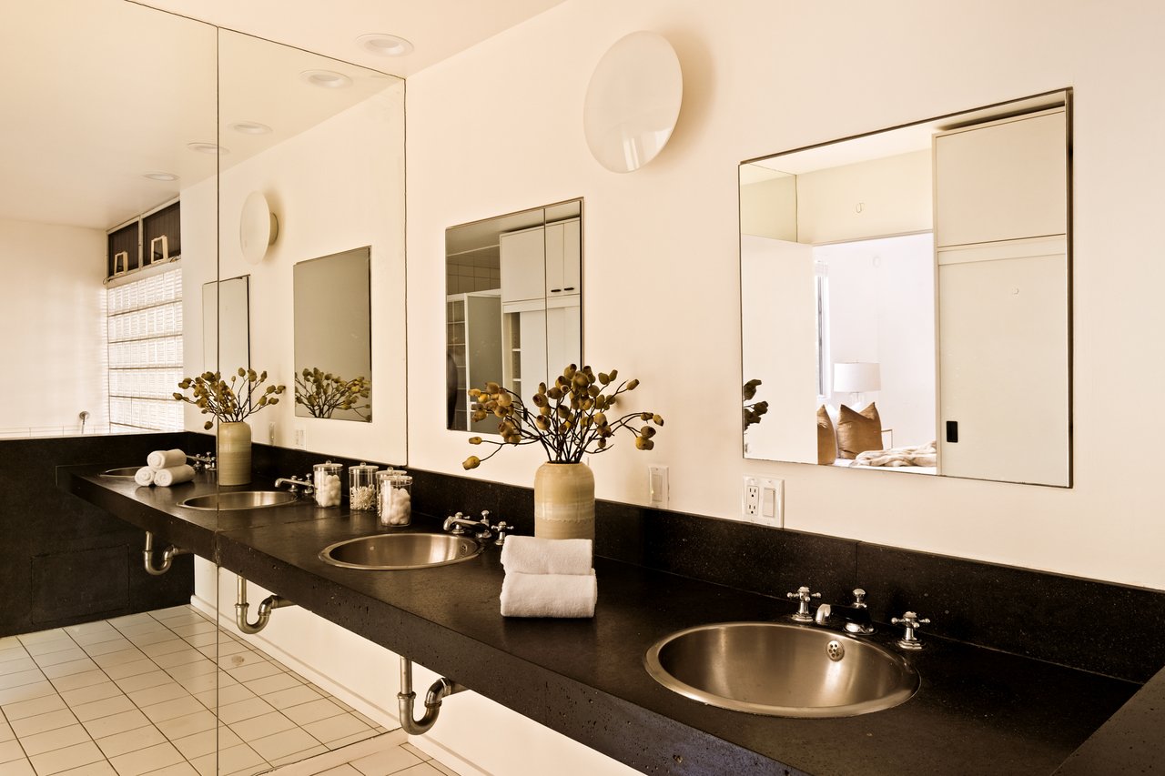 2776 Outpost Dr, Hollywood Hills