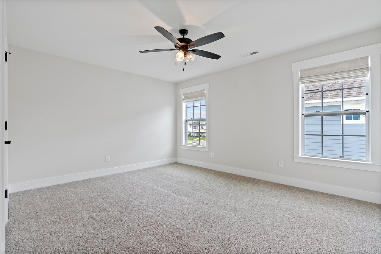 SPACE SPACE SPACE with a Luxury feel! Office AND Bonus Room!Office AND Bonus Room!