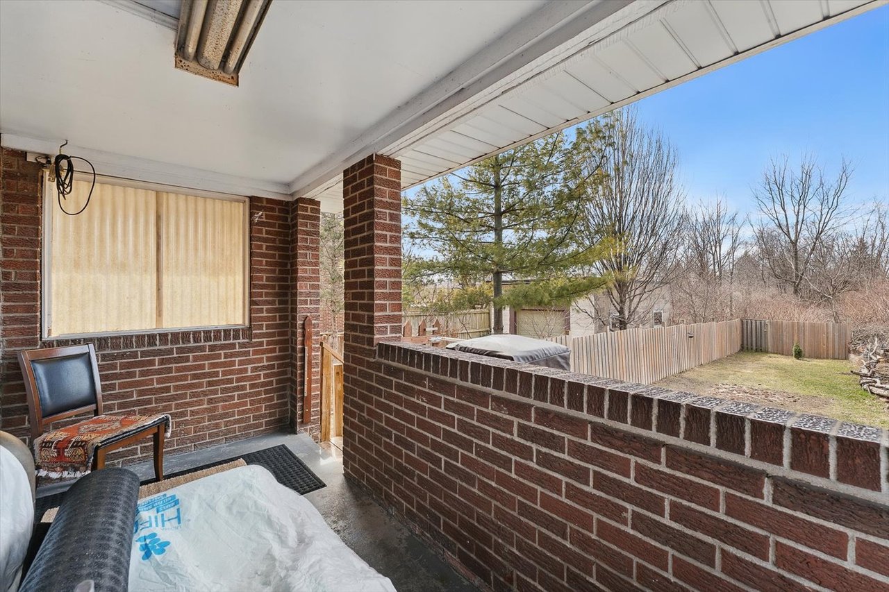 1106 Haig Blvd