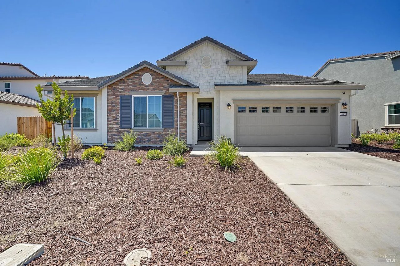 440 Vanderbilt Dr