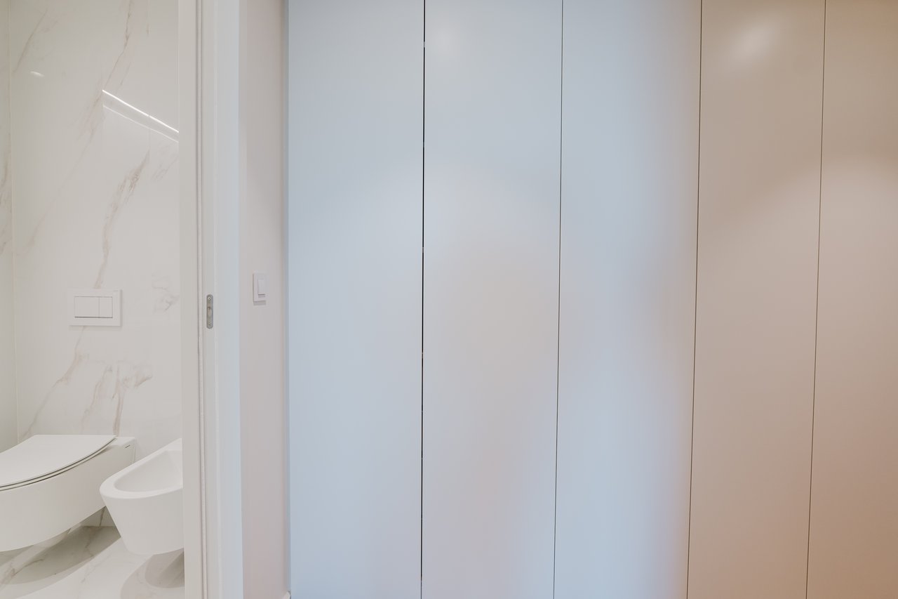 Elegant 3-Bedroom Sea-View Apartment with Large Terrace & Rooftop Pool in Vila Nova de Gaia