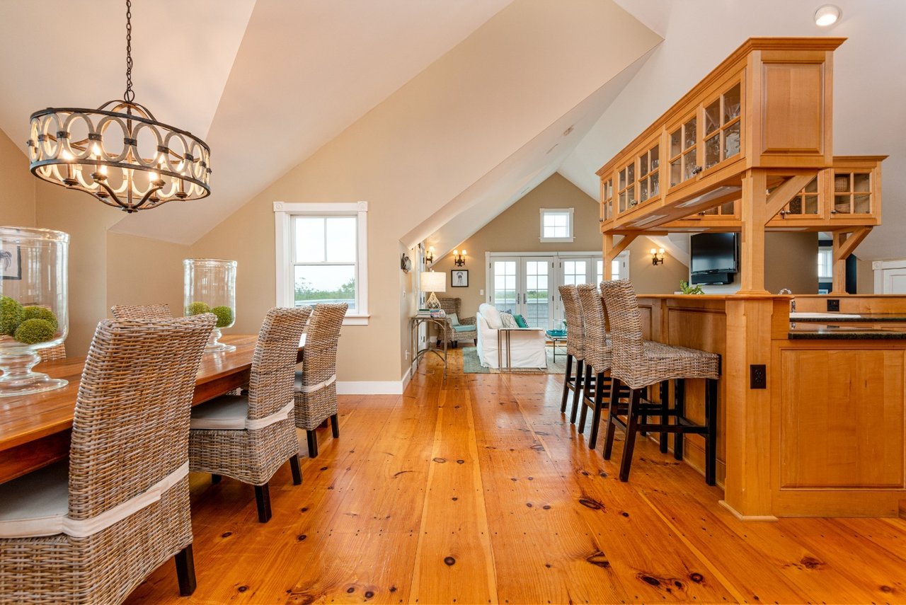 24 Cannonbury Ln