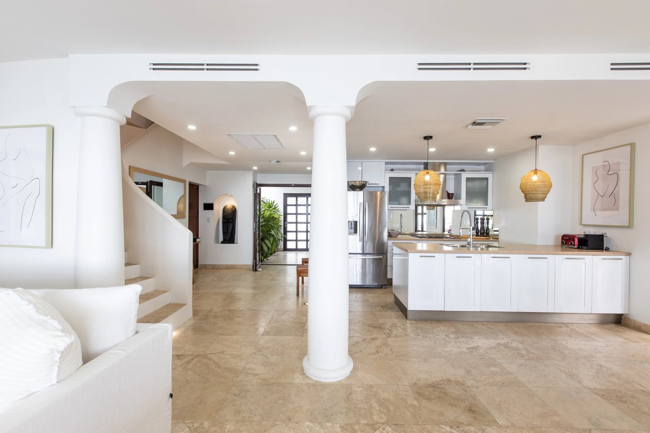 Exceptional Beachfront Villa – Cupecoy