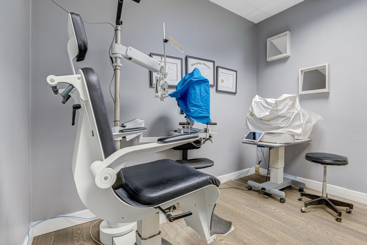 Commercial Property On Bloor St W - The Kingsway 