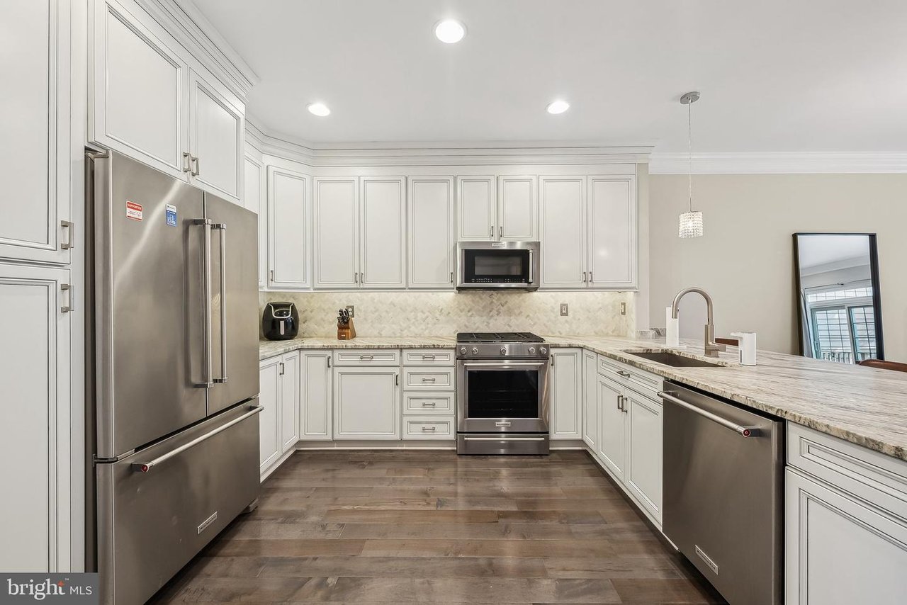 1239 Woodbrook Court